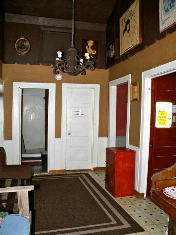 The Rose Guest House Кантън Екстериор снимка